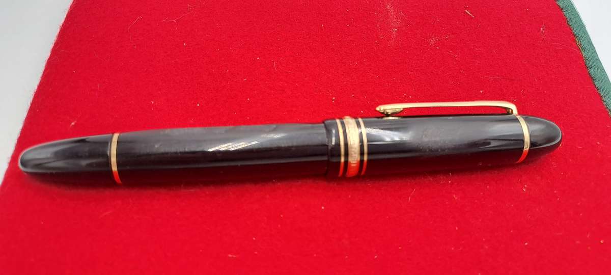 Pre-Owned Mont Blanc Fountain Pen with 4810 18kt 750 Gold Nib-Barrel and Cap DAMAGED