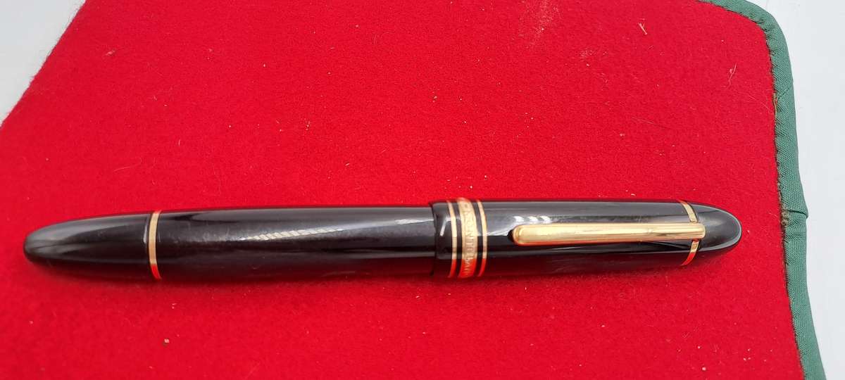 Pre-Owned Mont Blanc Fountain Pen with 4810 18kt 750 Gold Nib-Barrel and Cap DAMAGED