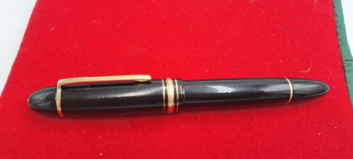 Pre-Owned Mont Blanc Fountain Pen with 4810 18kt 750 Gold Nib-Barrel and Cap DAMAGED