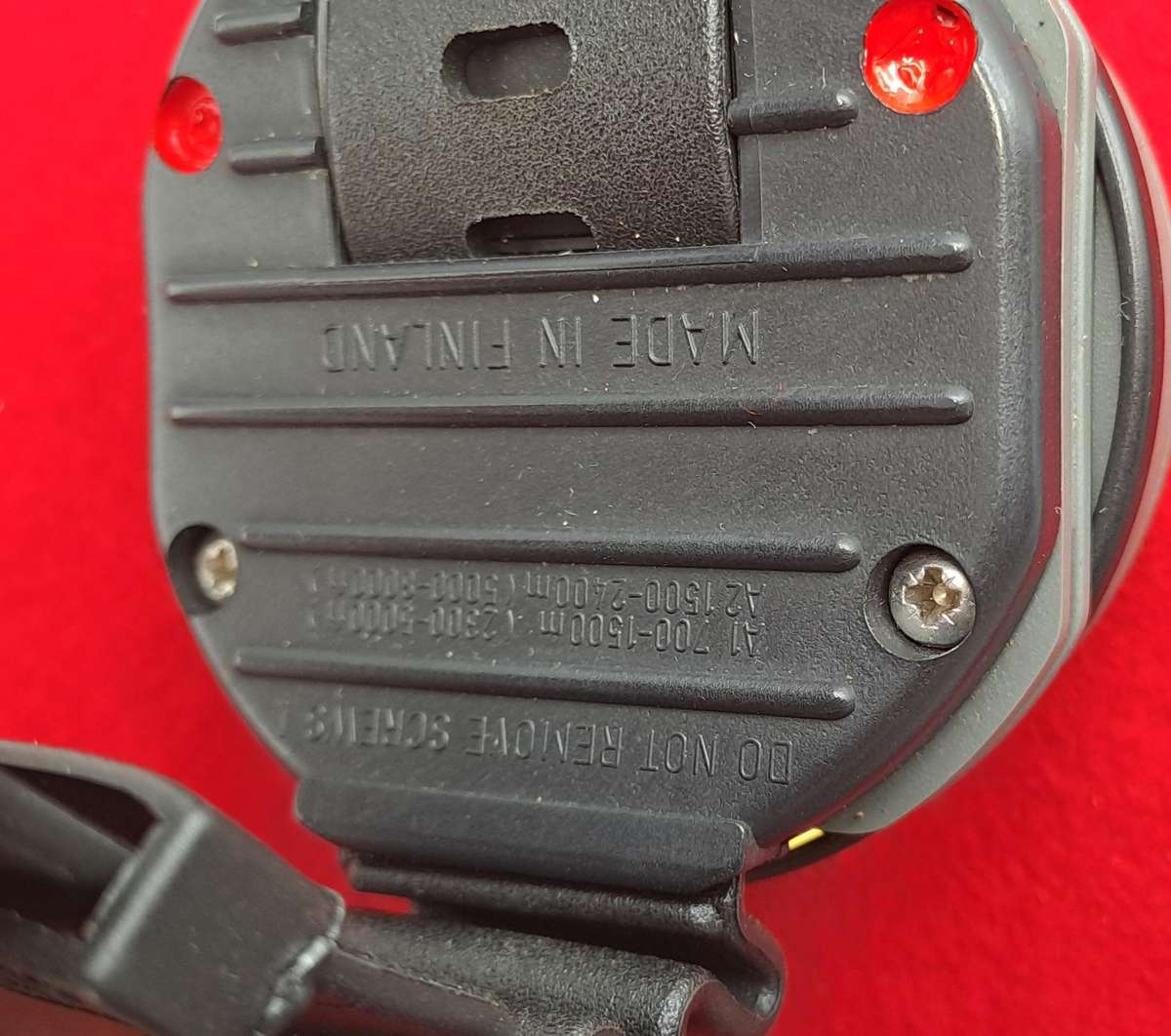 Pre-owned Suunto Dive Computer watch  -with scratch Guard and Bag Need Battery