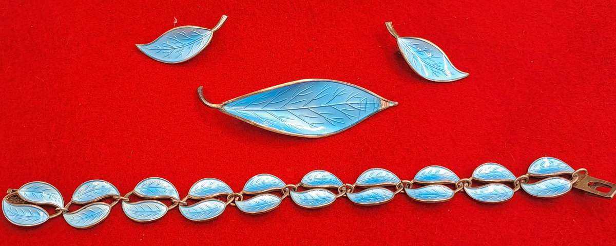 Vintage David Andersen Norway Sterling Silver & Enameled Leaf Designed Bracelet Earrings& Brooch set