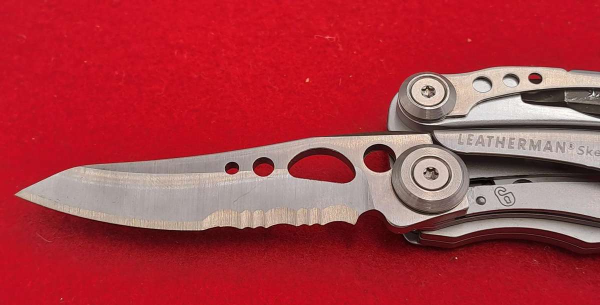 Leatherman Skeletool -Multi Tool In Tin Case -seem to be Unused