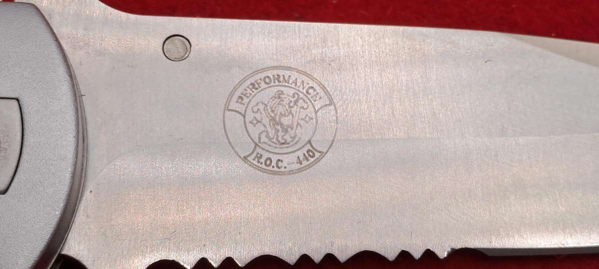 Smith & Wesson Performance R.O.C 440 -S.W.A.T First Millennium Run Folding Knife