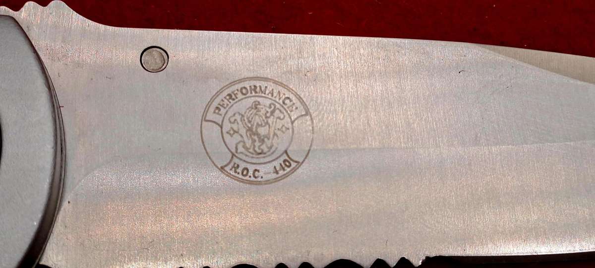 Smith & Wesson Performance R.O.C 440 -S.W.A.T First Millennium Run Folding Knife