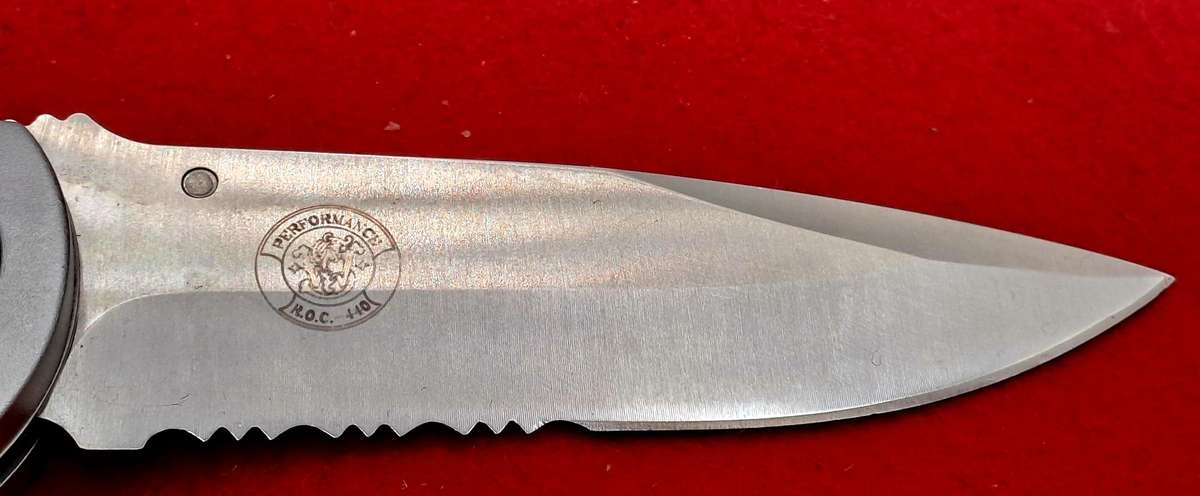 Smith & Wesson Performance R.O.C 440 -S.W.A.T First Millennium Run Folding Knife