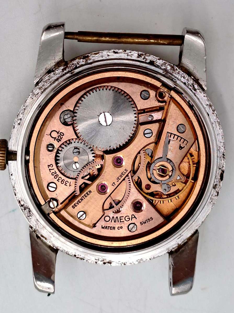 Vintage 1950's  Omega Seamaster NOT working for Spares or repairs 420 MOVEMENT sn 13939273