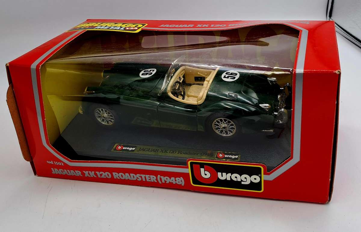 Burago 1.24 Jaguar XK 120 Roadster (1948) British Racing Green-Die-Cast