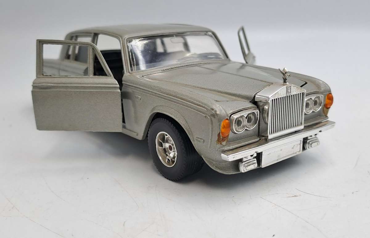 Rolls Royce Silver Shadow Burago No. 0134 1:24 Scale -Made in ITALY-No Box
