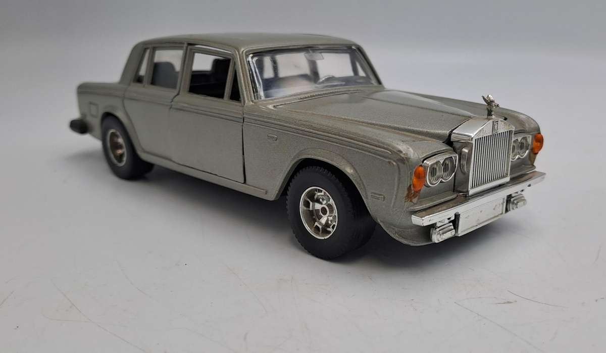 Rolls Royce Silver Shadow Burago No. 0134 1:24 Scale -Made in ITALY-No Box