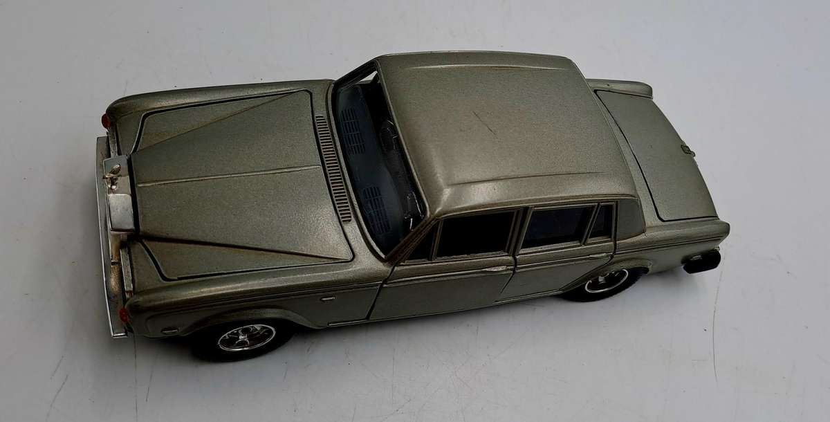 Rolls Royce Silver Shadow Burago No. 0134 1:24 Scale -Made in ITALY-No Box