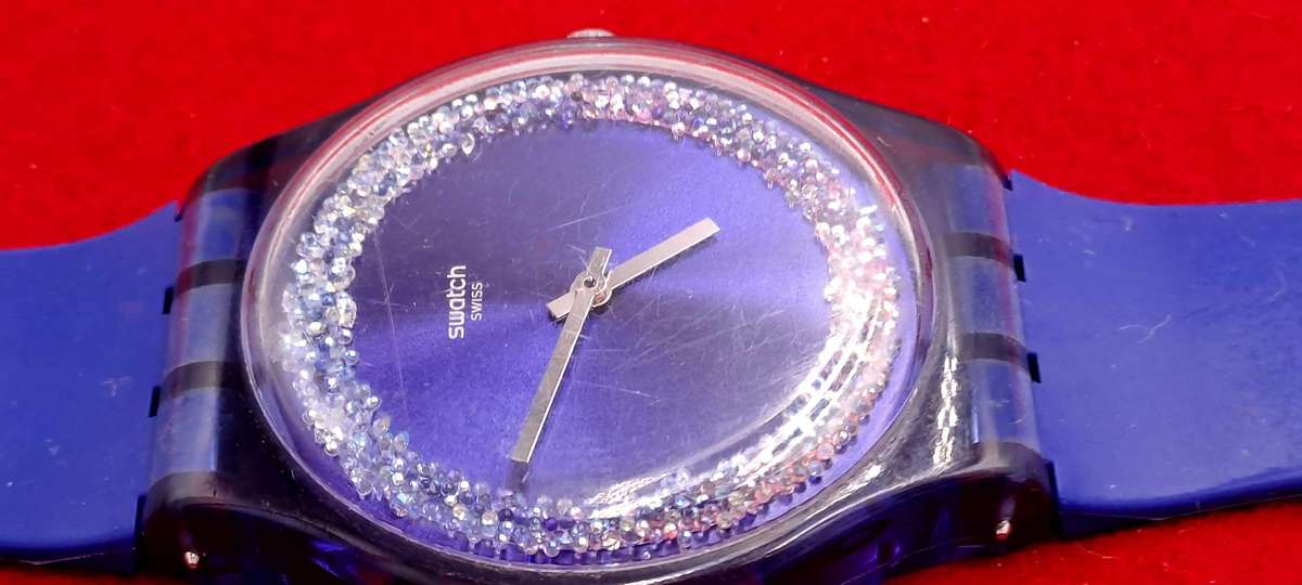 Pre-owned 2019 SWISS SWATCH BLUSPARKELS Ladies Watch -Working (strap need new loop)