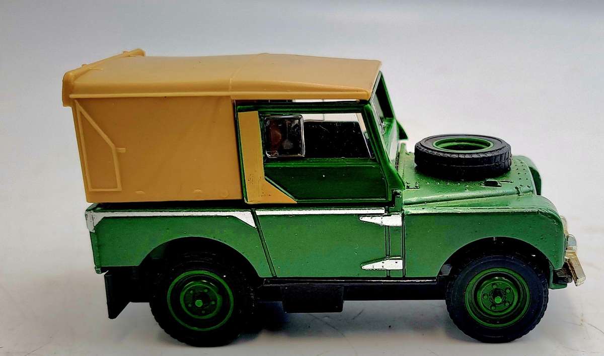 1989 Matchbox Dinky 1/43 Scale DY-9 - 1949 Land Rover Series 1 Made in Macau-Soft Top
