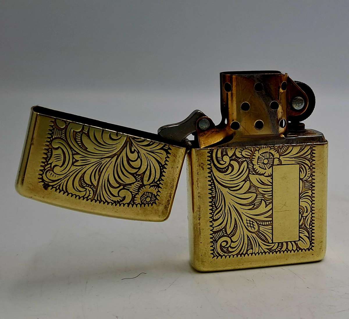 Vintage Brass Zippo VENETIAN Lighter - made Bradford USA - need Flint and fluid