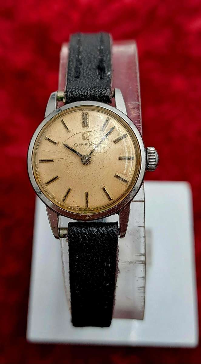 1960's Omega Ladies mechanical Watch (running sometimes- overwind ) 620 movement