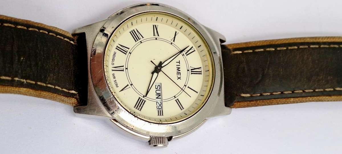 Pre-owned Mens Timex Indiglo(light) WR50M Quarts watch - Working -Leather Strap-illuminated hands