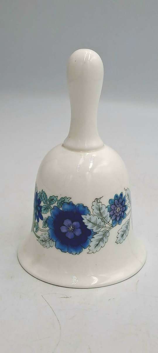 Vintage Wedgwood Clementine Bone China Porcelain Dinner Bell 11cm x 7,7cm
