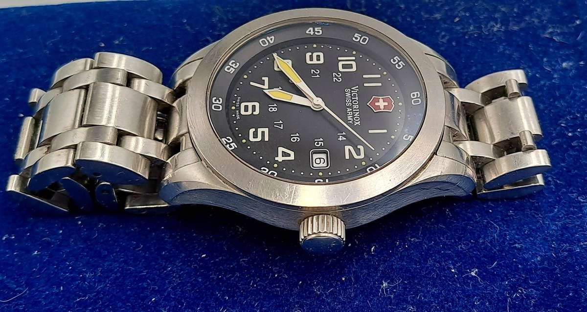 Pre-Owned Men's Victorinox Swiss Army Airforce Quartz watch V25039-Glow in the Dark Inlays