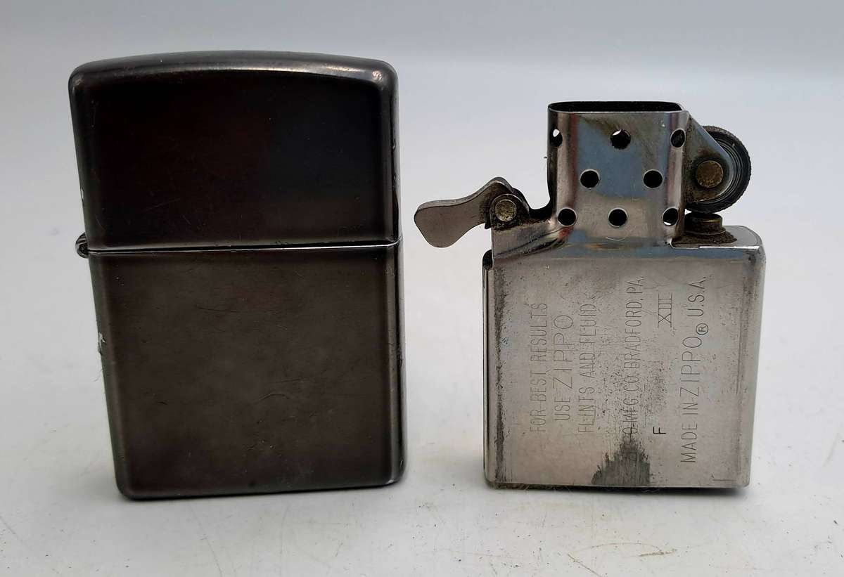 Vintage ZIPPO Lighter-great Spark need fluid Made in Bradford USA