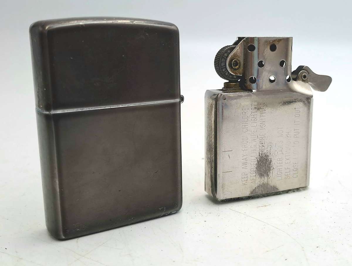 Vintage ZIPPO Lighter-great Spark need fluid Made in Bradford USA
