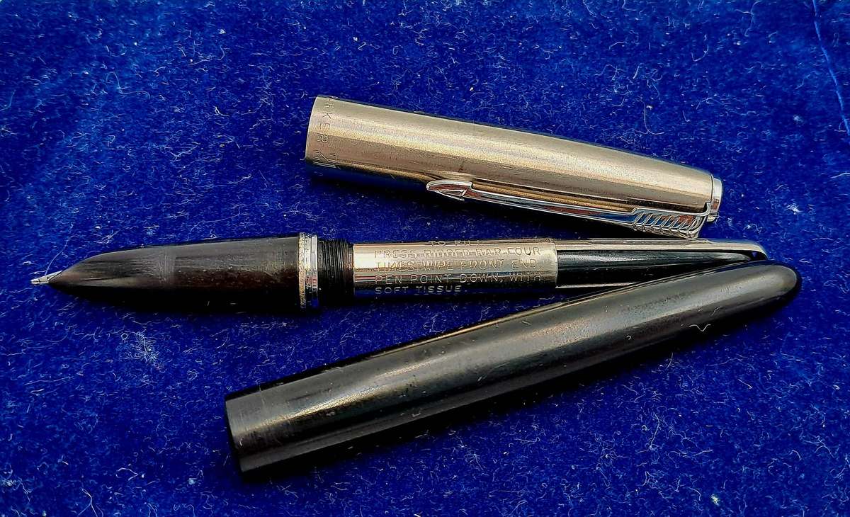 Pre-Owned Vintage Black Parker 21 Fountain Pen Made in USA