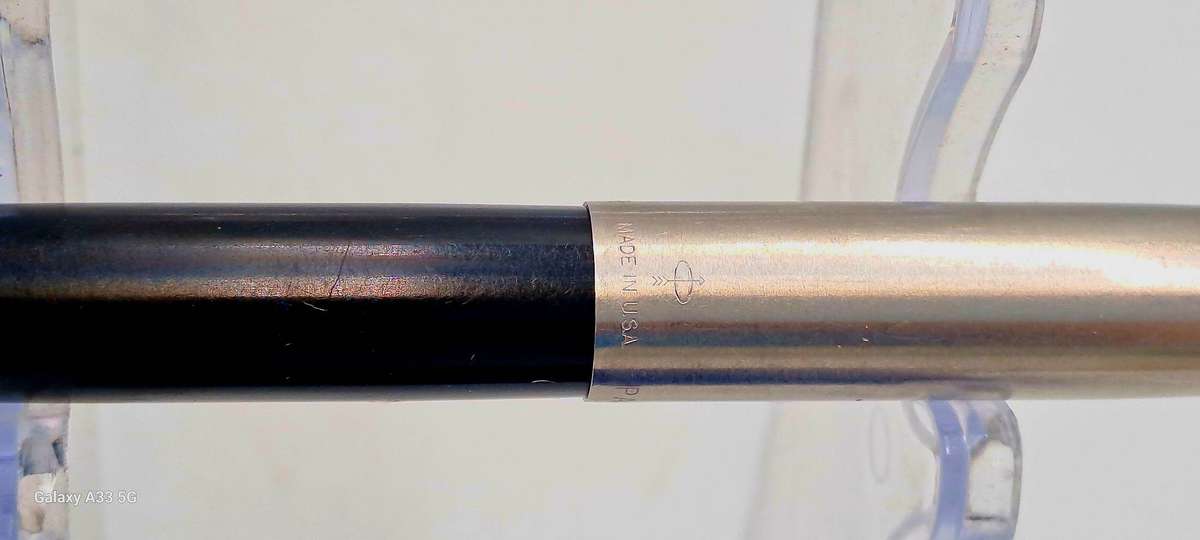 Pre-Owned Vintage Black Parker 21 Fountain Pen Made in USA