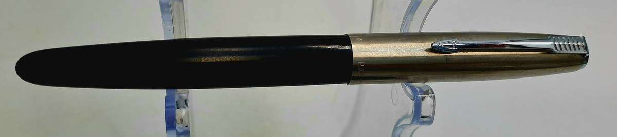 Pre-Owned Vintage Black Parker 21 Fountain Pen Made in USA