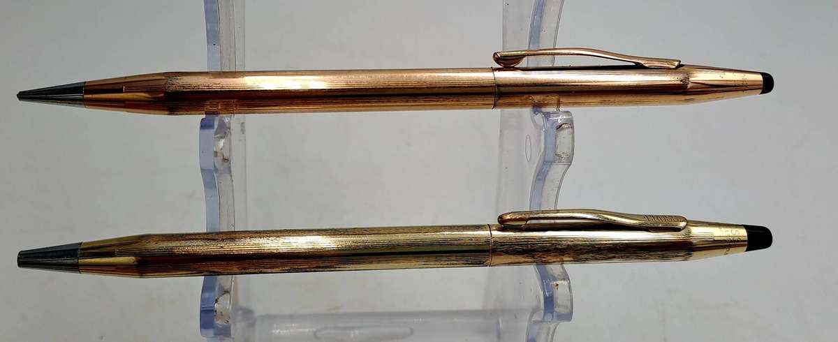 Pre-Owned Cross 1/20 10kt Rolled Gold Ball Pen and 1/20 14kt Gold Filled 0,9mm Pencil-in Case