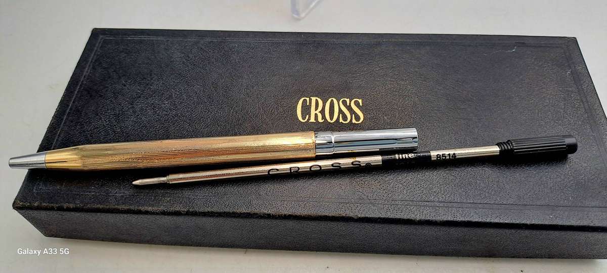 Pre-Owned Cross 1/20 10kt Rolled Gold Ball Pen and 1/20 14kt Gold Filled 0,9mm Pencil-in Case