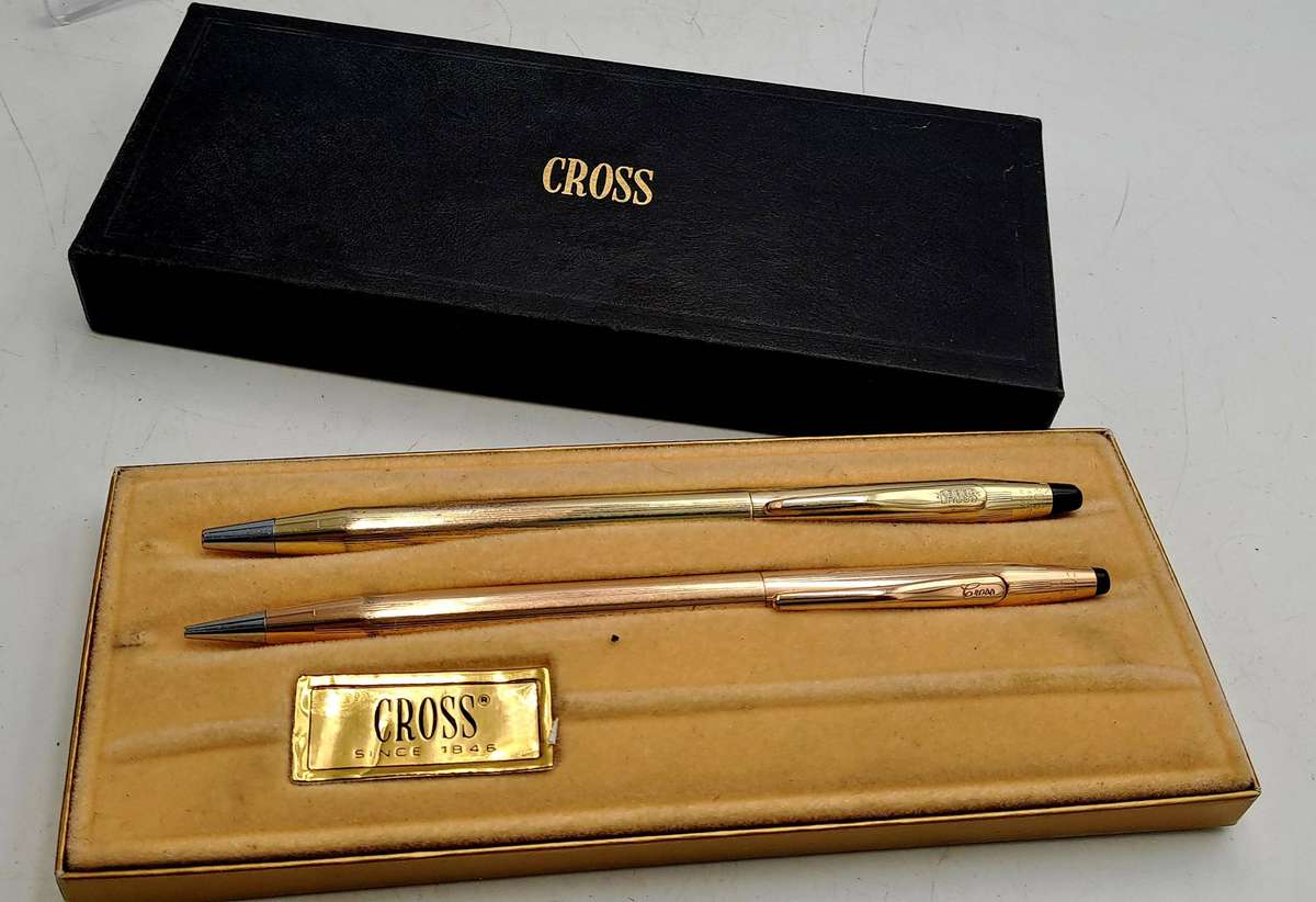 Pre-Owned Cross 1/20 10kt Rolled Gold Ball Pen and 1/20 14kt Gold Filled 0,9mm Pencil-in Case