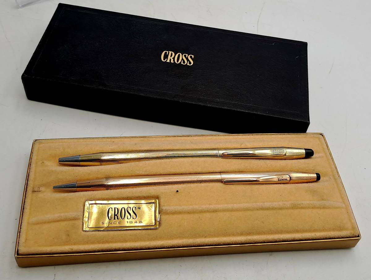 Pre-Owned Cross 1/20 10kt Rolled Gold Ball Pen and 1/20 14kt Gold Filled 0,9mm Pencil-in Case