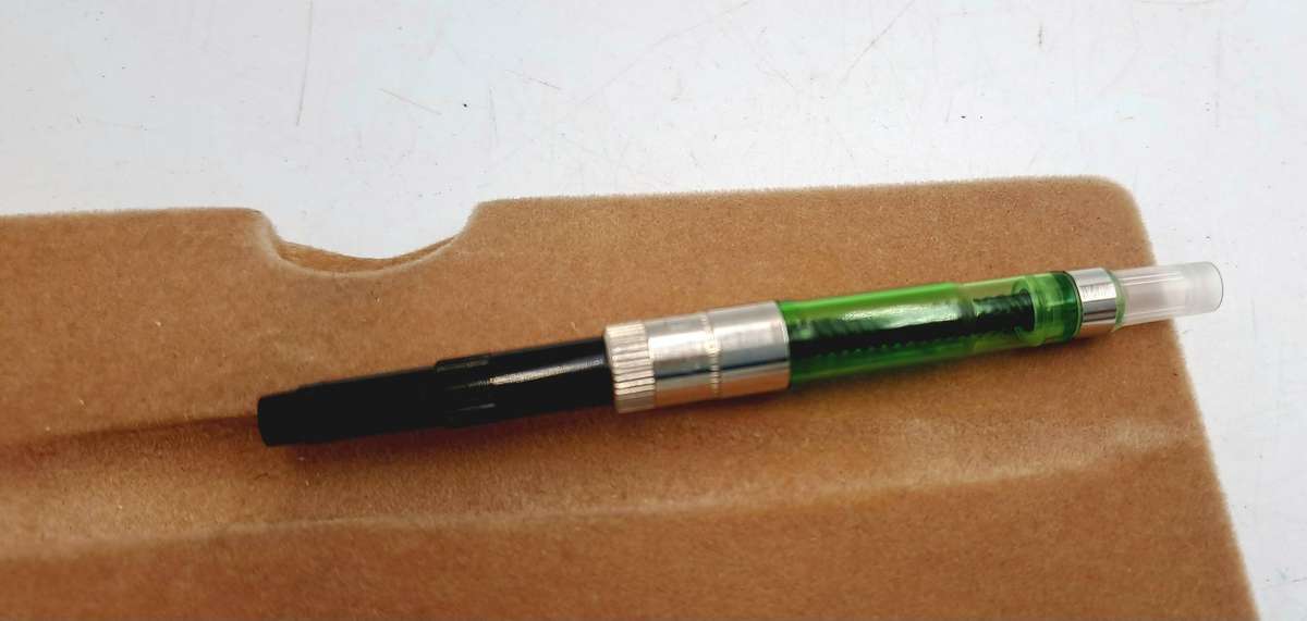 Pre-Owned Vintage 1/20 10ct Rolled Gold Cross Fountain Pen 14kt Gold Nib in case