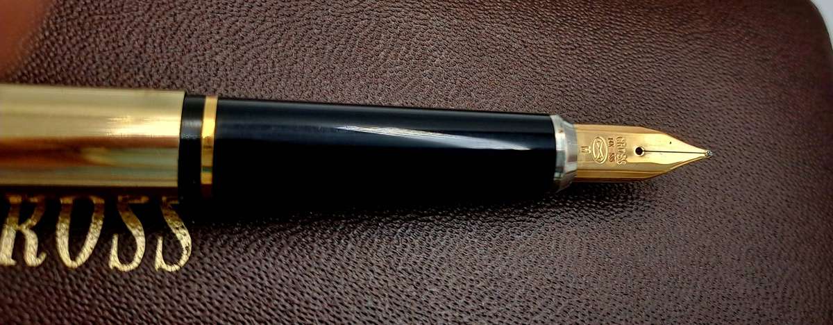 Pre-Owned Vintage 1/20 10ct Rolled Gold Cross Fountain Pen 14kt Gold Nib in case