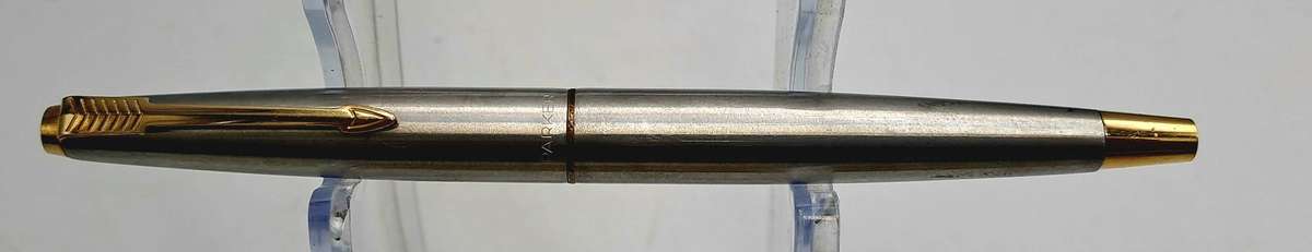 Pre-Owned Vintage Parker Fountain Pen Made in England ( Ink tested 2025/10/20)