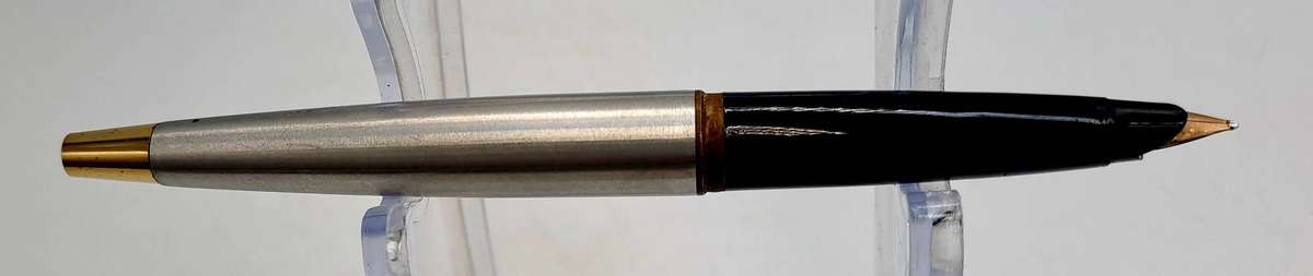 Pre-Owned Vintage Parker Fountain Pen Made in England ( Ink tested 2025/10/20)