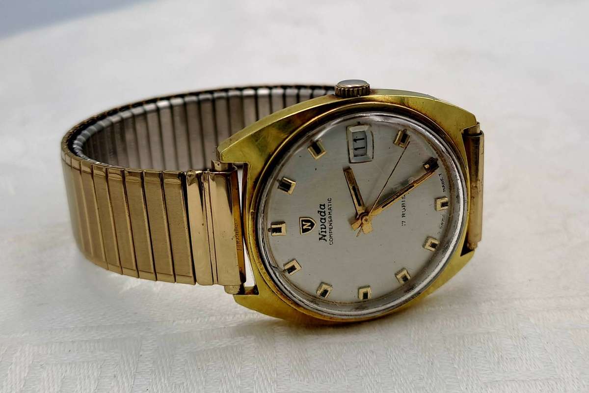 Vintage Nivada Compensamatic  Mens Watch watch-Working and holding time