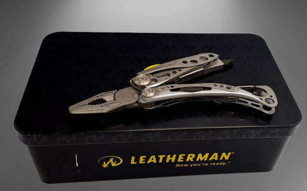 Leatherman Skeletool -Multi Tool In Tin Case -seem to be Unused