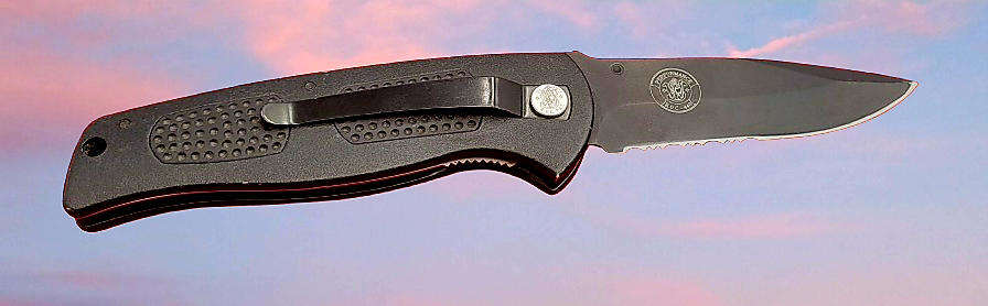 Black Smith & Wesson Performance R.O.C 440 -S.W.A.T First Millennium Run Folding Knife