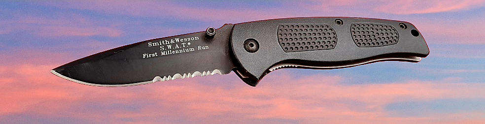 Black Smith & Wesson Performance R.O.C 440 -S.W.A.T First Millennium Run Folding Knife