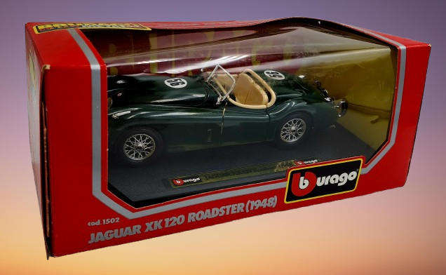 Burago 1.24 Jaguar XK 120 Roadster (1948) British Racing Green-Die-Cast