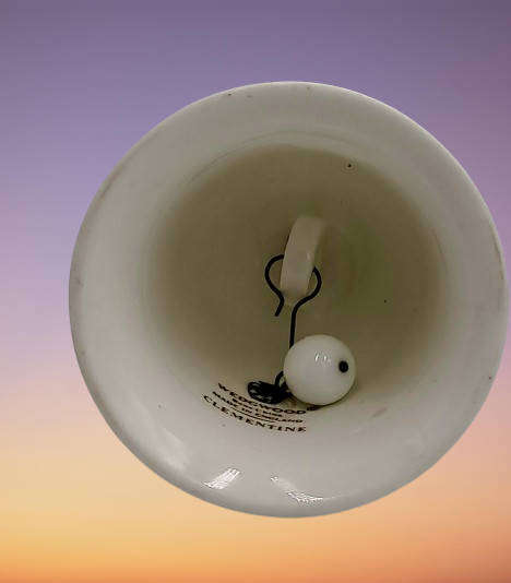 Vintage Wedgwood Clementine Bone China Porcelain Dinner Bell 11cm x 7,7cm