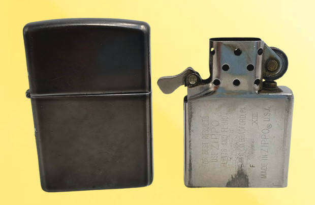 Vintage ZIPPO Lighter-great Spark need fluid Made in Bradford USA