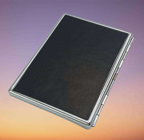 Vintage Cigarette Case - 12cm x 8,7cm x 1,7cm