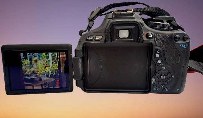 Pre-owned Canon EOS 600D Camera Combo with 55-250mm Zoom and 18-55mm Lenses