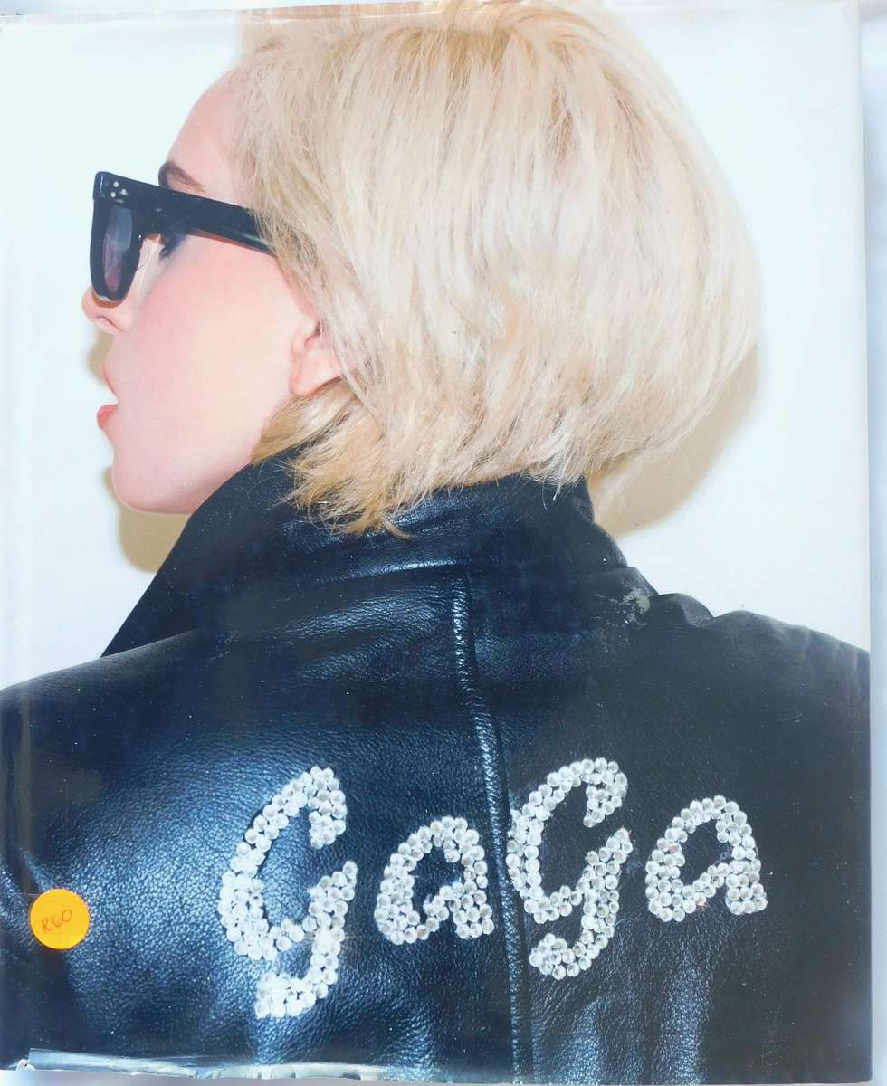 LADY GAGA - PHOTOGRAPHIC HISTORY [BOOK]