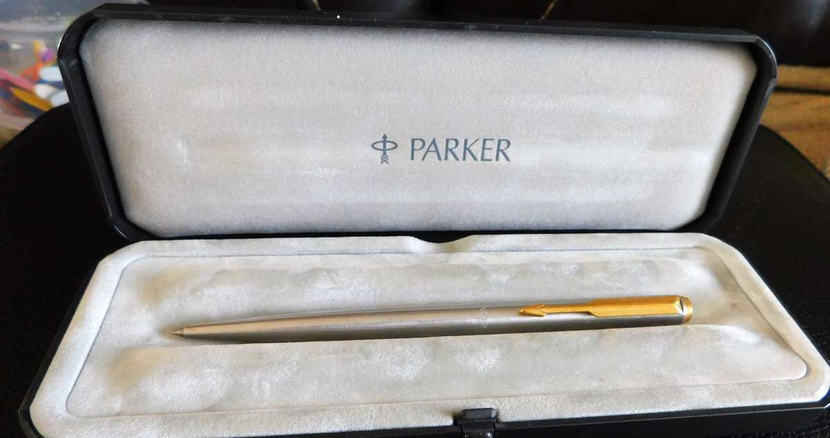 PARKER SILVER  W. GOLD CLIP  IN LOVELY PARKER BOX