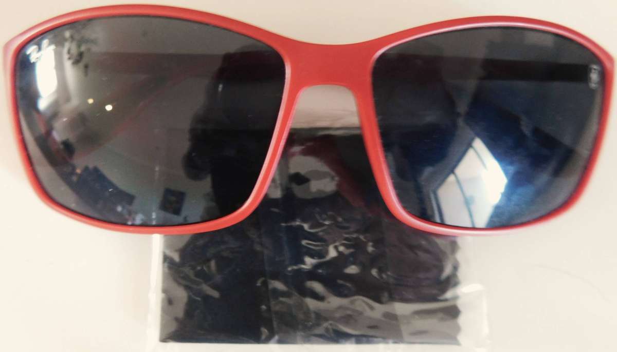 FERRARI (RAYBAN)I SUNGLASSES W. superb case [MERCH]