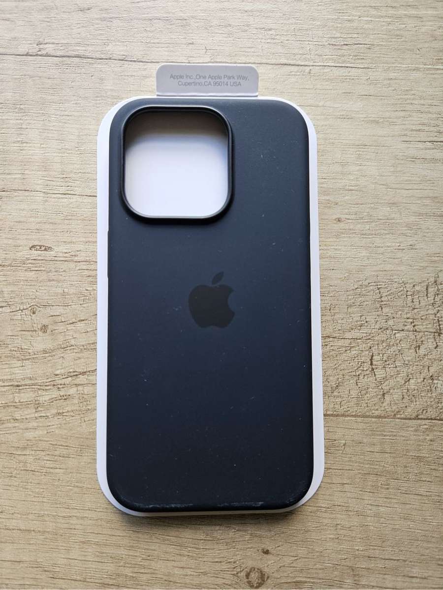 3x Apple iPhone 15 Pro official silicone cases