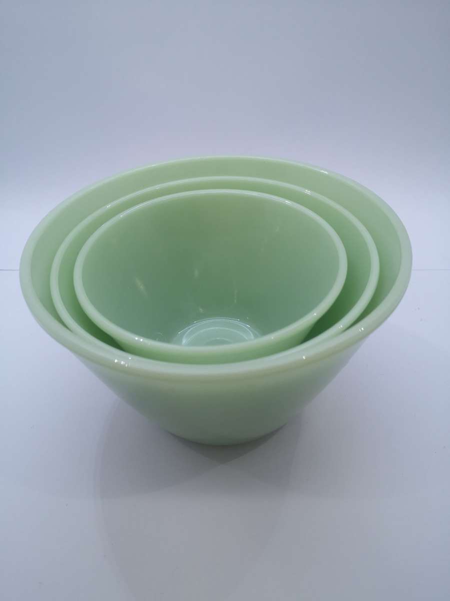 Set of 3 Jadeite mixing bowls