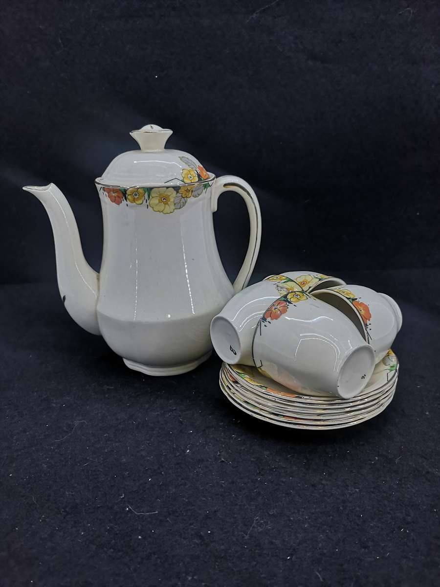 Alfred Meakin coffee set - Coffee pot and 4 small cups and saucers