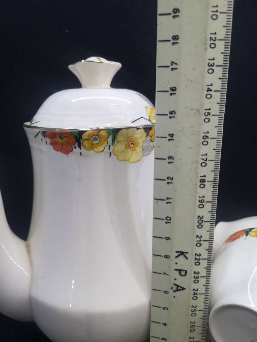 Alfred Meakin coffee set - Coffee pot and 4 small cups and saucers